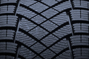 235/65R17 YOKOHAMA I FRIKTION