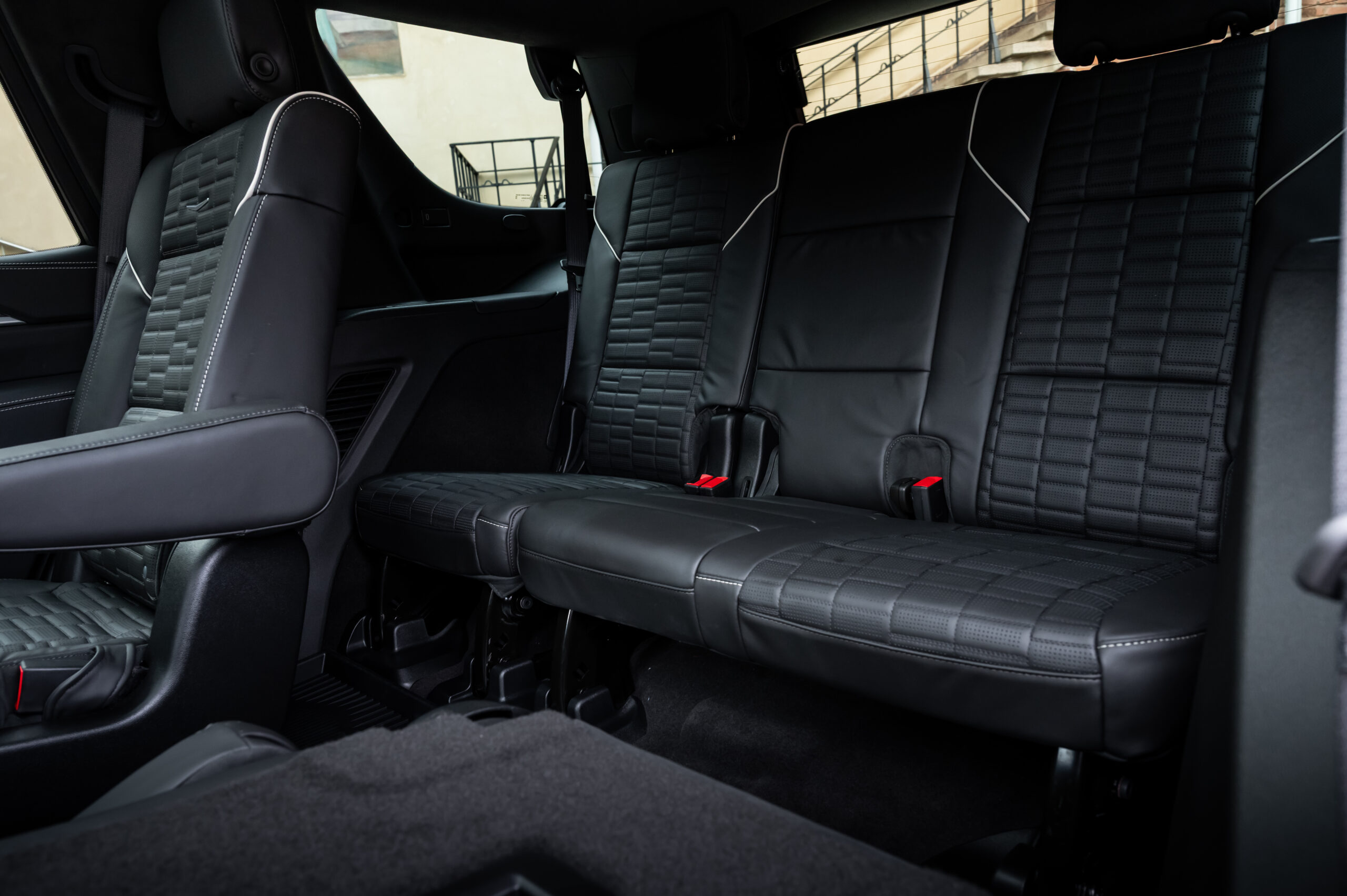 cadillac escalade sport platinum 2026 interiör